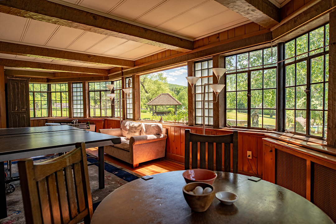 Co Creator Of Iconic 1969 Woodstock Festival Lists Home Right Nearby Windows