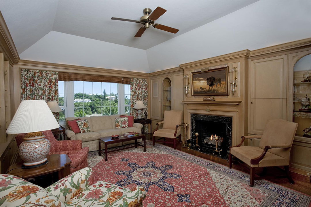 Dream Bermuda Home In Sought After Tuckers Town For Sale 8 8m Library