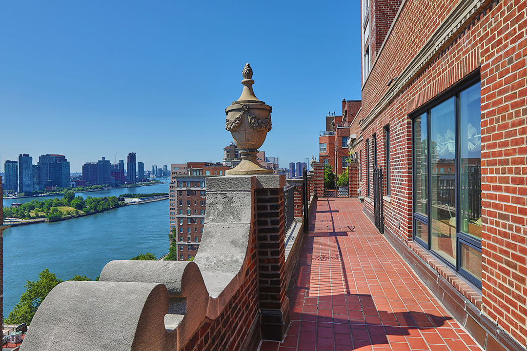 Late Fashion Icon Dawn Mellos Sutton Place Penthouse Lists For 2 8m Wraparound Terrace