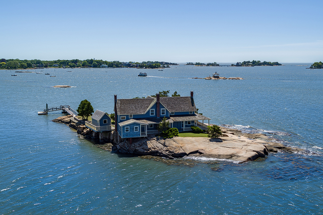 Live On Island Time Off The Coast Of Connecticut With These Luxe Listings Belden Island