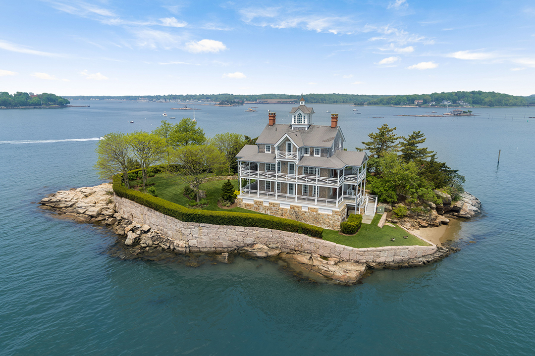 Live On Island Time Off The Coast Of Connecticut With These Luxe Listings Wheeler Island Decks