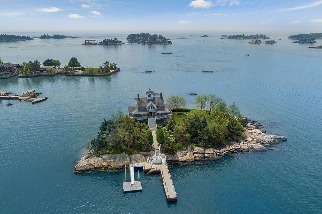 Live On Island Time Off The Coast Of Connecticut With These Luxe Listings Wheeler Island Aerial Facade