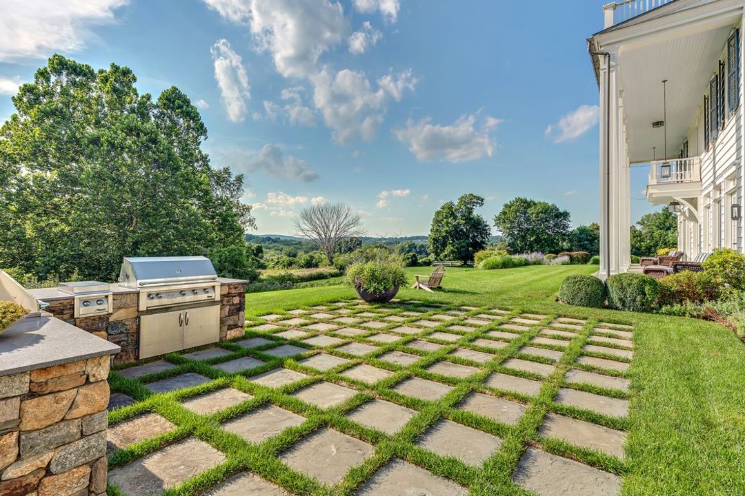 North Salem Westwind Farm Patio Grill