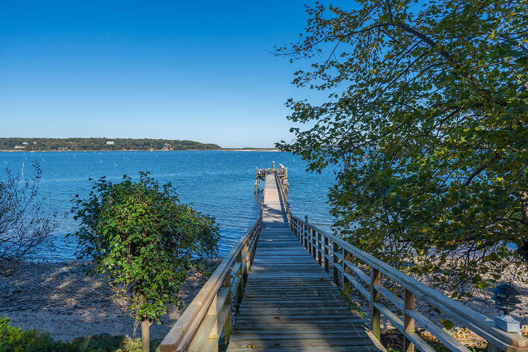 Old World Waterfront Manor On Long Islands Gold Coast Wants 8 9m Dock C