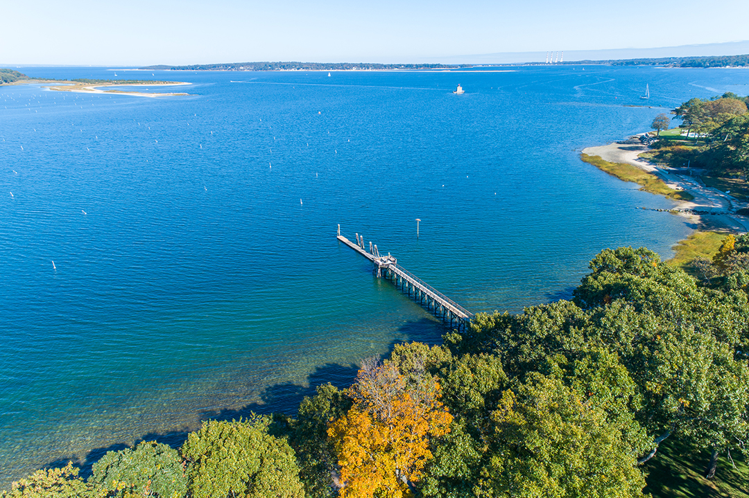 Old World Waterfront Manor On Long Islands Gold Coast Wants 8 9m Dock