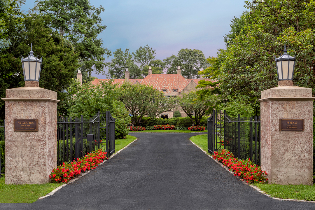 Old World Waterfront Manor On Long Islands Gold Coast Wants 8 9m Entrance