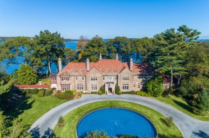 Old World Waterfront Manor On Long Islands Gold Coast Wants 8 9m Exterior B