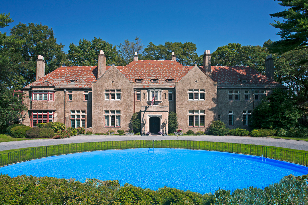 Old World Waterfront Manor On Long Islands Gold Coast Wants 8 9m Exterior