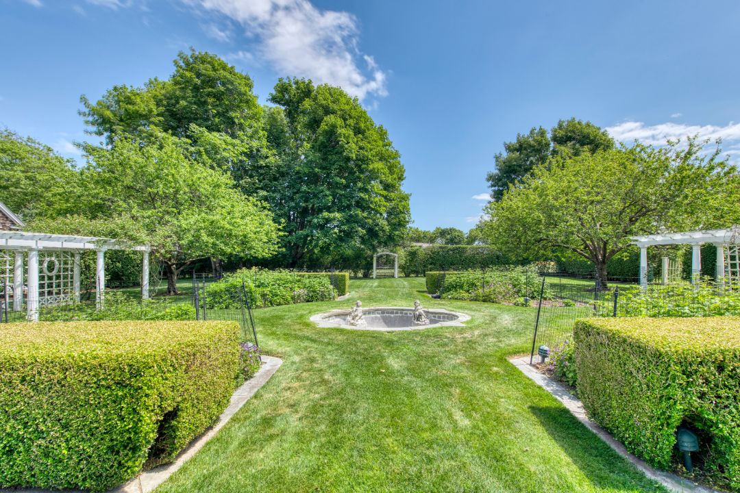 Quogue Hamptons Historic Estate Gardens