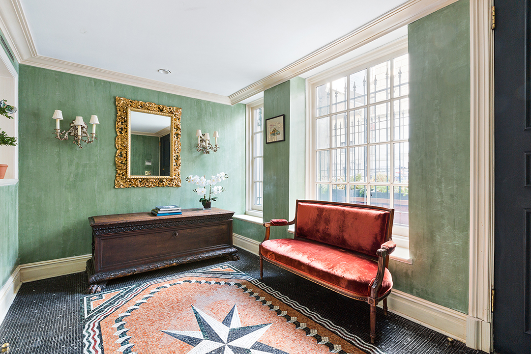 Rhony Star Sonja Morgans Upper East Side Townhouse Wants 10 75m Entrance