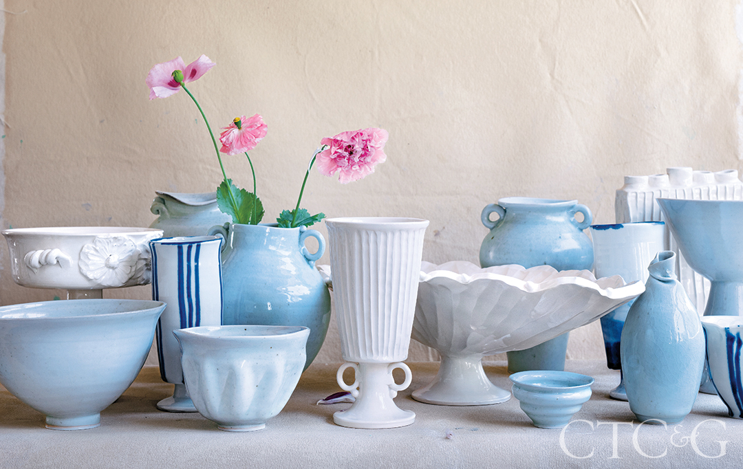 Porcelain And Earthenware Pots