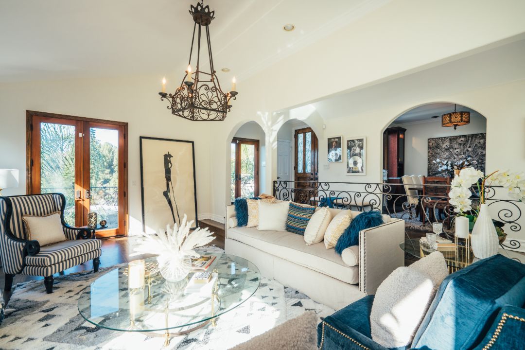 Elle King Hollywood Hills Living Room