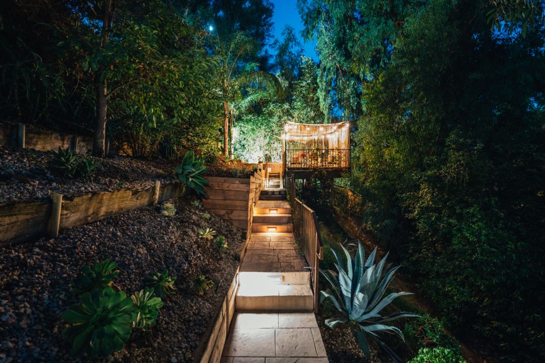 Elle King Hollywood Hills Garden