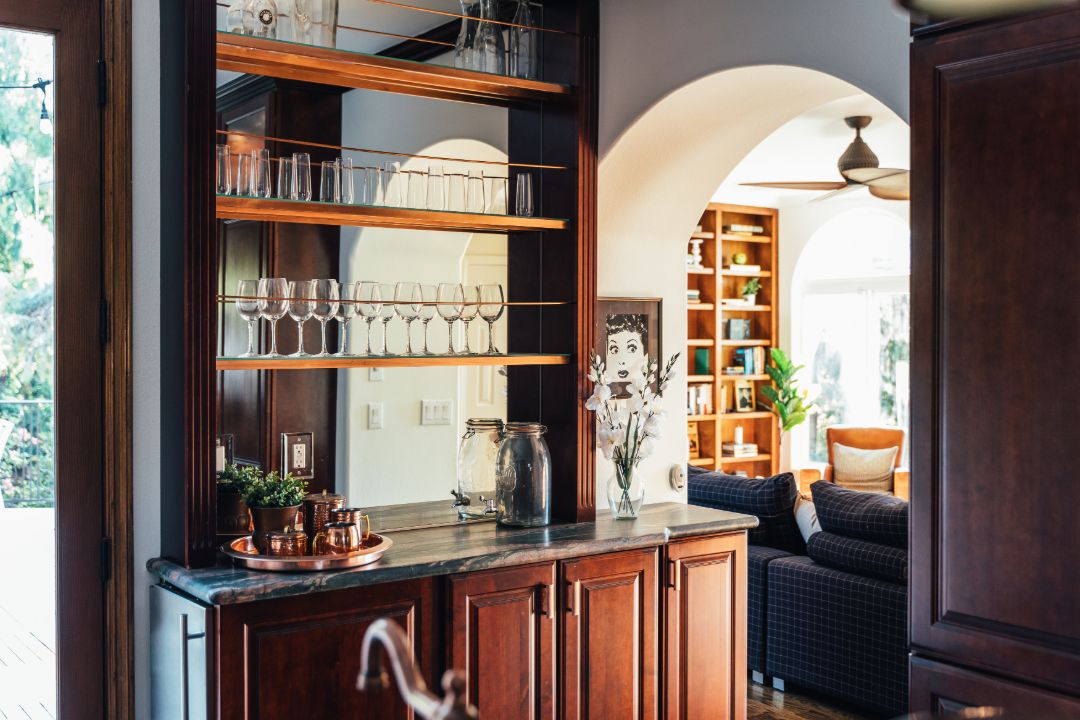 Elle King Hollywood Hills Bar