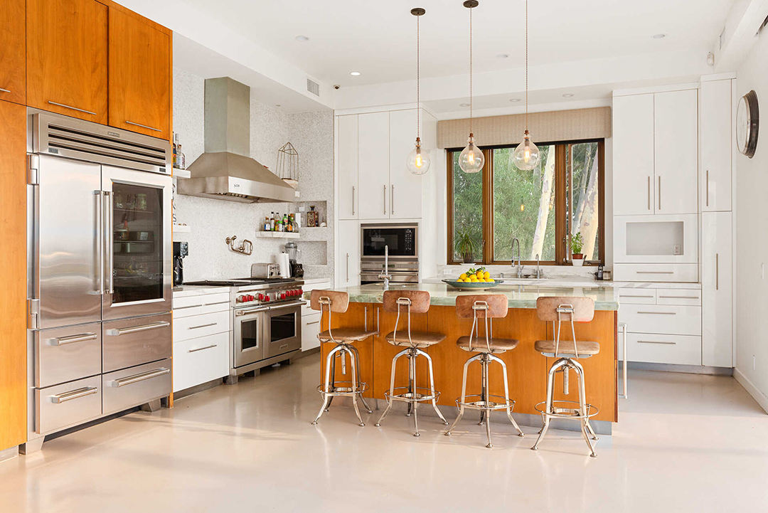 Hemsworth Brothers List Chic Malibu Retreat Where Outdoor Living Reigns Kitchen