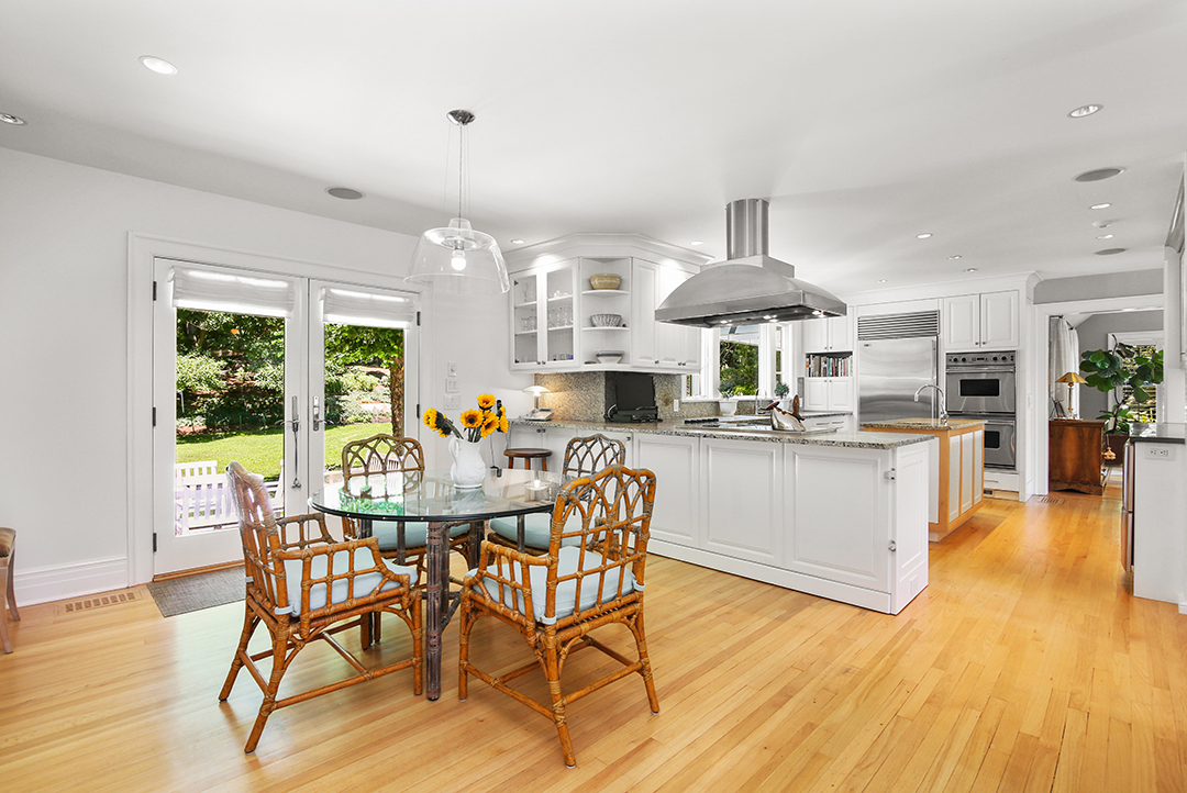 Idyllic Coastal Green Home In Fairfield County Seeks 1 5m Kitchen With Eat In