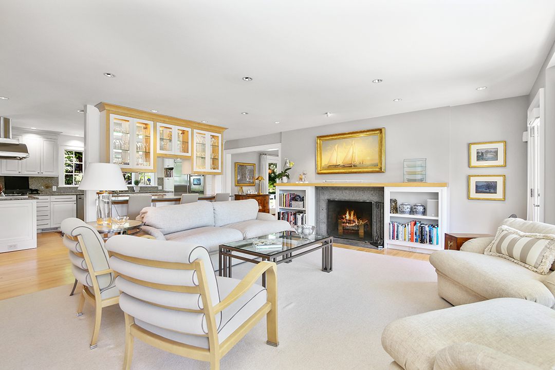 Idyllic Coastal Green Home In Fairfield County Seeks 1 5m Living Room B