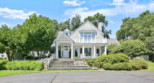 Idyllic Coastal Green Home In Fairfield County Seeks 1 5m Front