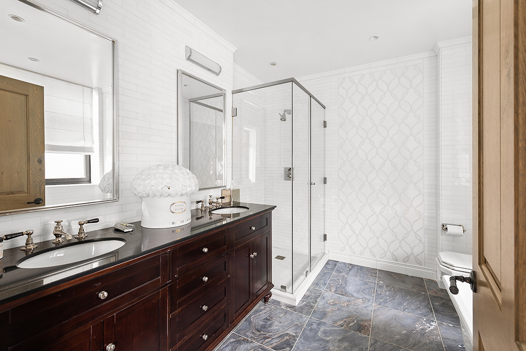 Joe Jonas And Star Sophie Turner List Cool Nolita Apartment Bathroom