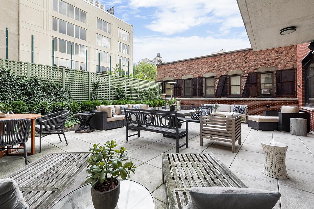 Joe Jonas And Star Sophie Turner List Cool Nolita Apartment Terrace