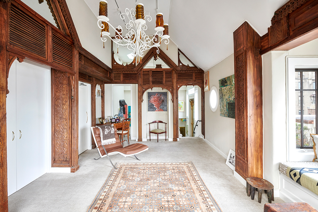 John Lennons Famous Manhattan Lost Weekend Penthouse Hits The Market Foyer