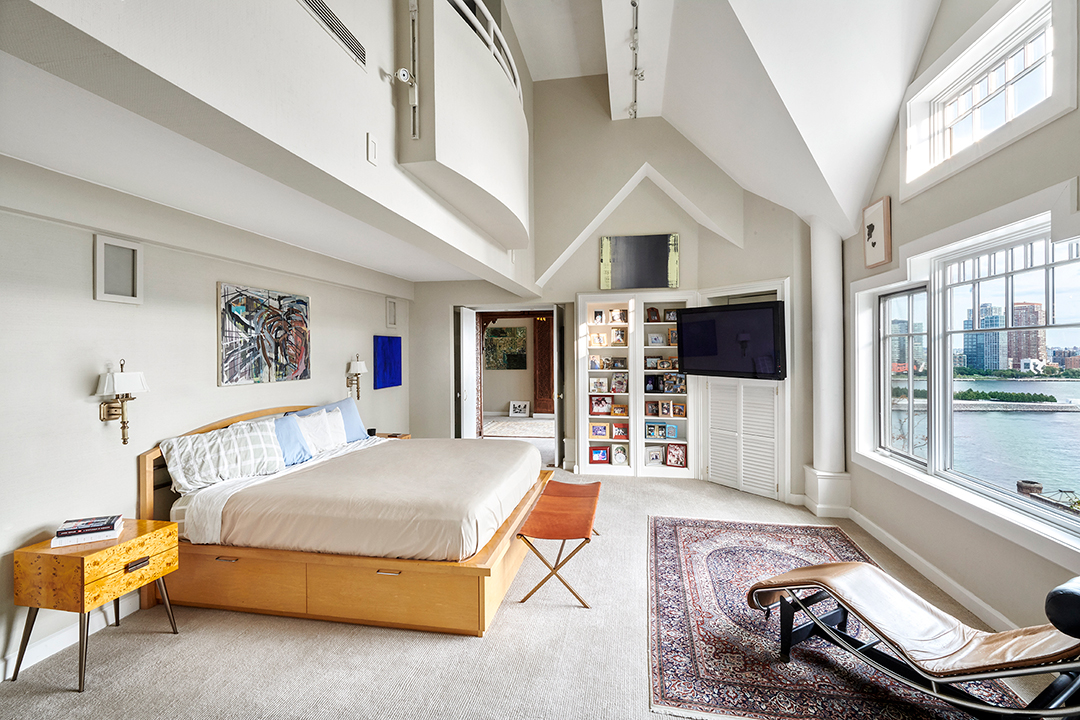 John Lennons Famous Manhattan Lost Weekend Penthouse Hits The Market Master