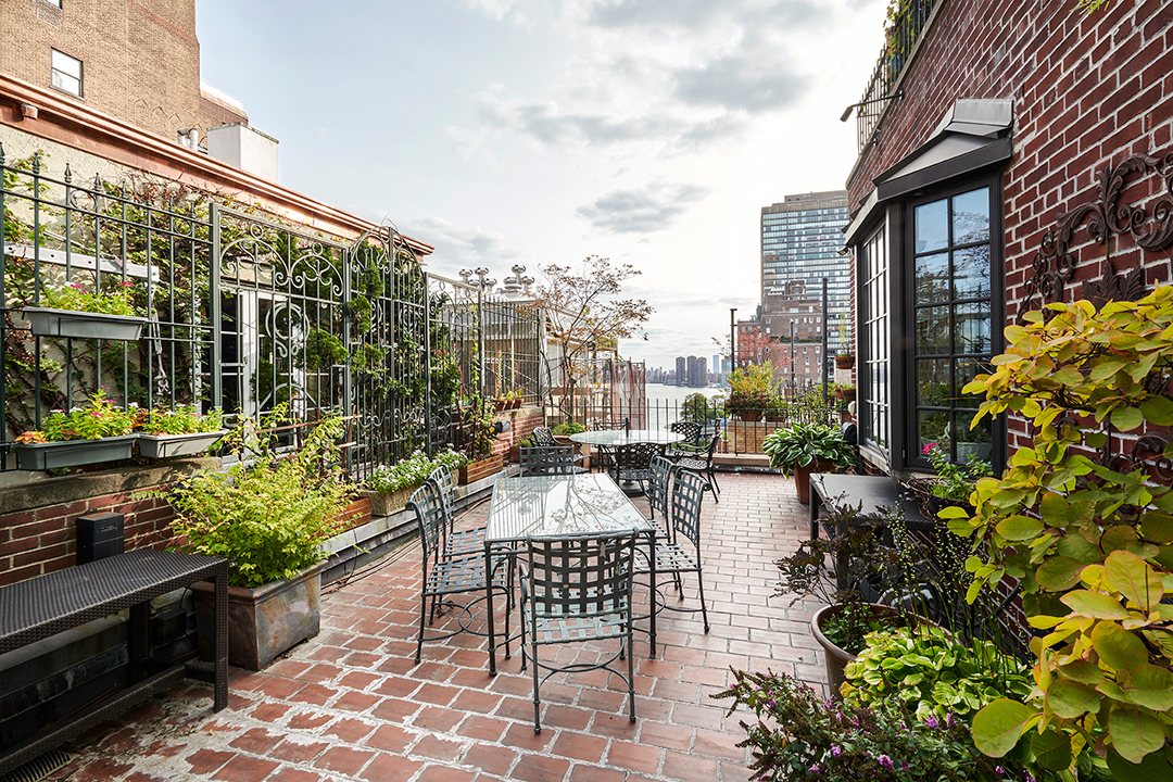John Lennons Famous Manhattan Lost Weekend Penthouse Hits The Market Terrace