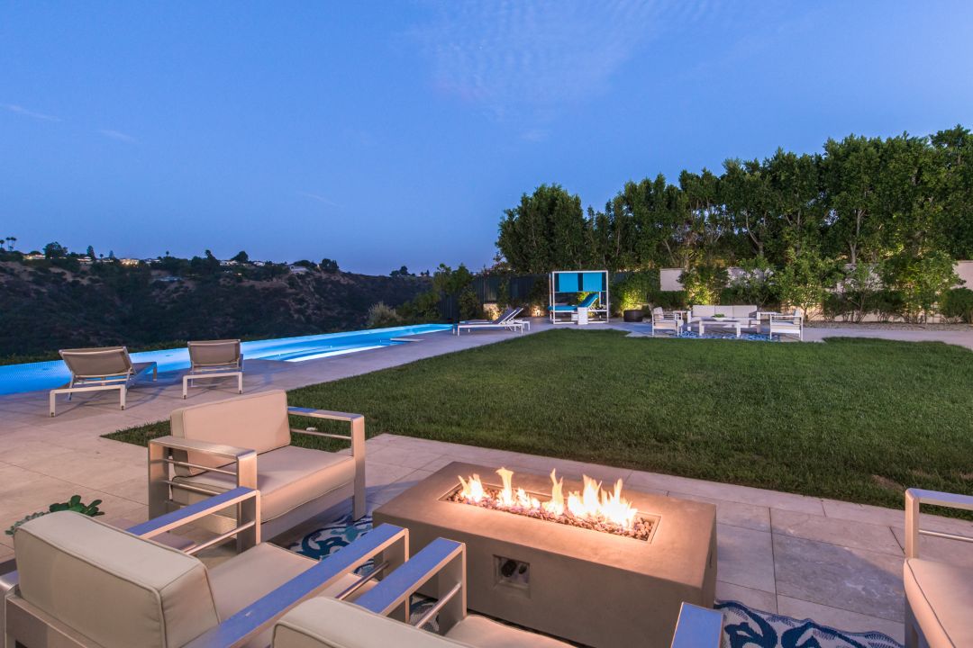 Kathy Griffin Bel Air Crest Yard