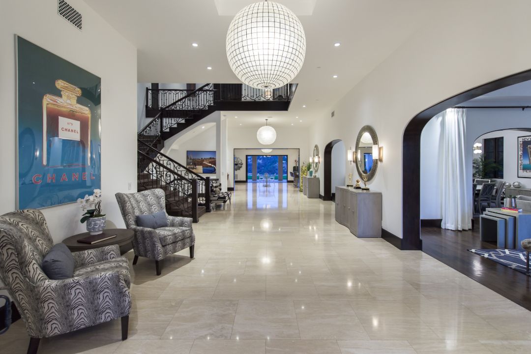 Kathy Griffin Bel Air Crest Foyer