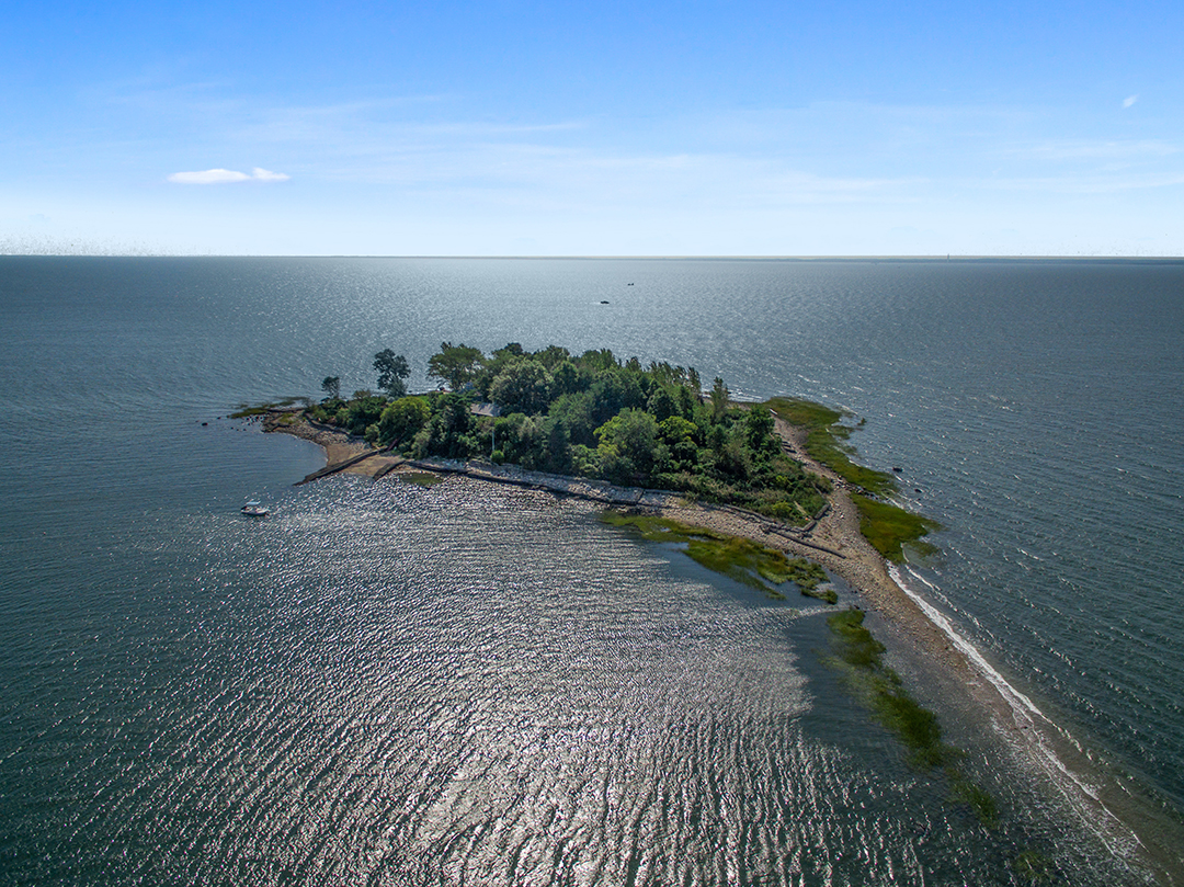 Oyster Lovers Dream Copps Island Off The Coast Of Norwalk Asks 2 5m Aerial
