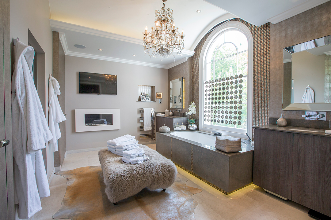 Rihannas Posh Former Long Term London Rental Lists For 41m Bathroom