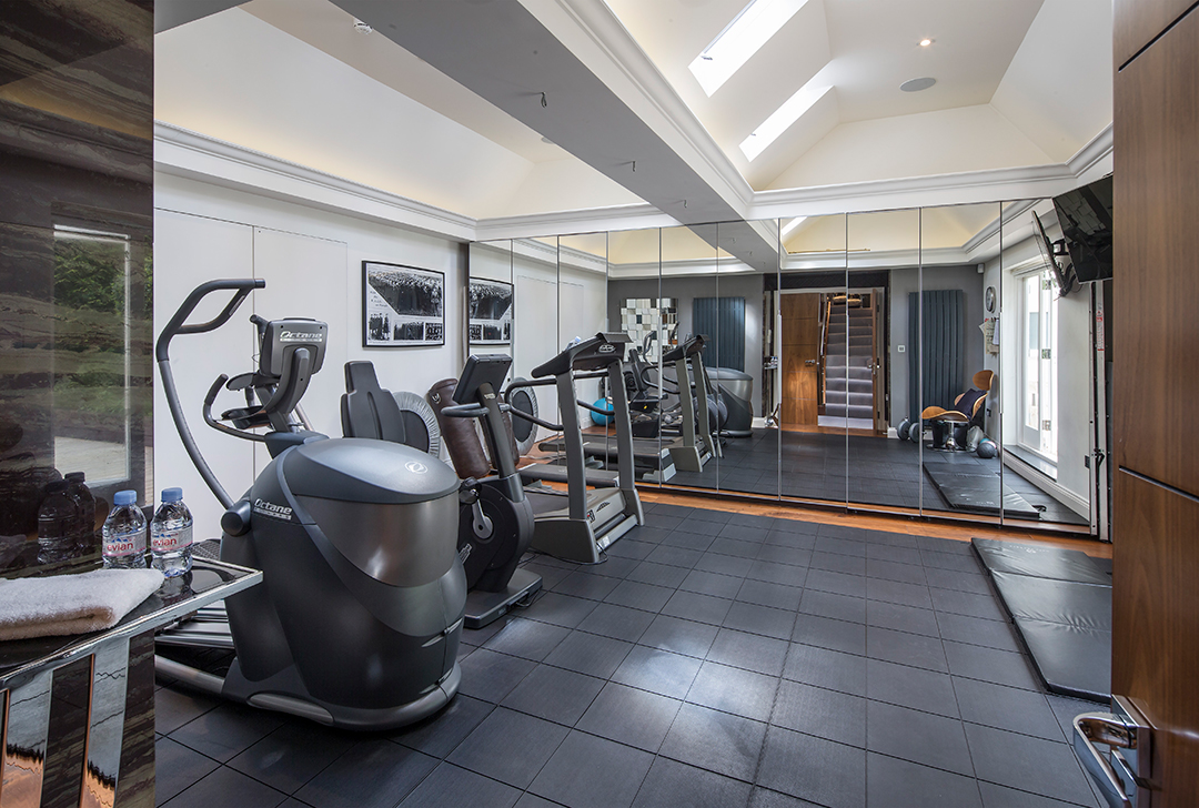 Rihannas Posh Former Long Term London Rental Lists For 41m Home Gym