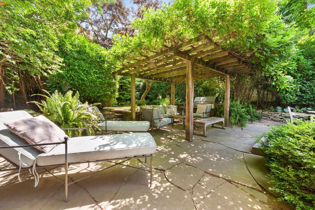 Sag Harbor Vintage Home Outdoor Lounge