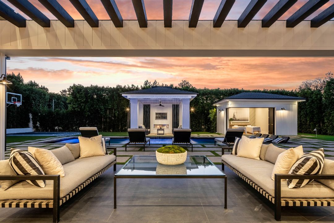 Teddi Mellencamp Encino Mansion Patio