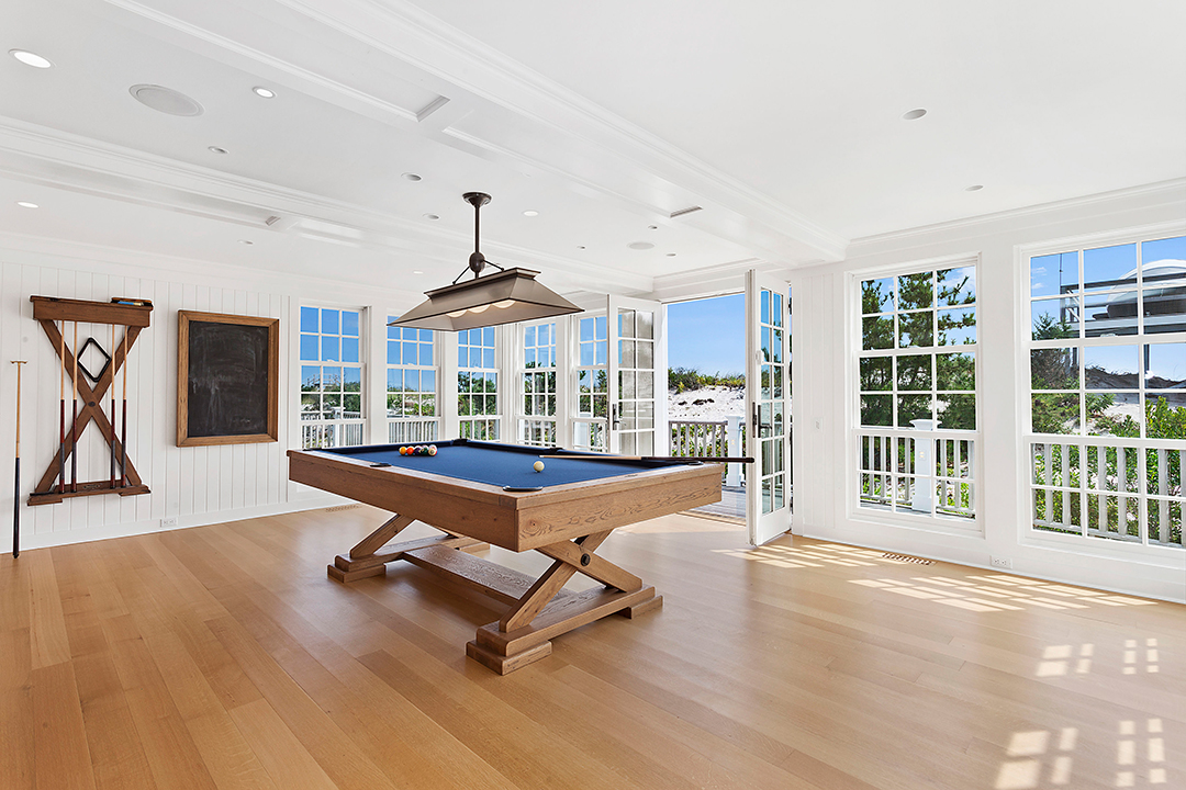 This 20 Million Beach House Is The Epitome Of Hamptons Luxury Pool Tabledance Studio