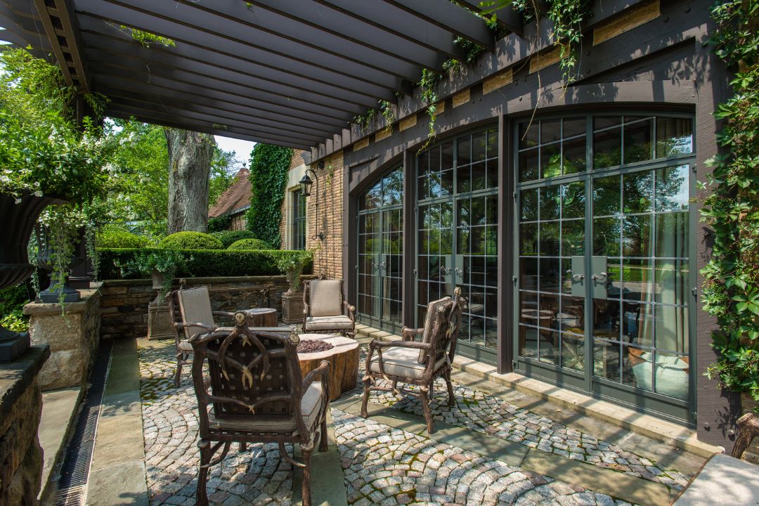 Tommy Hilfiger Greenwich Estate Patio