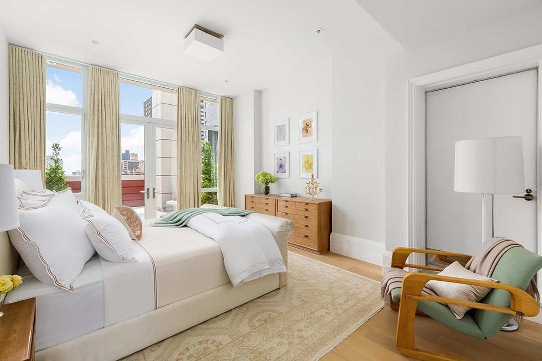 Top Gun Star Lists Top Notch Manhattan Penthouse With Interiors By Victoria Hagan Bedroom B