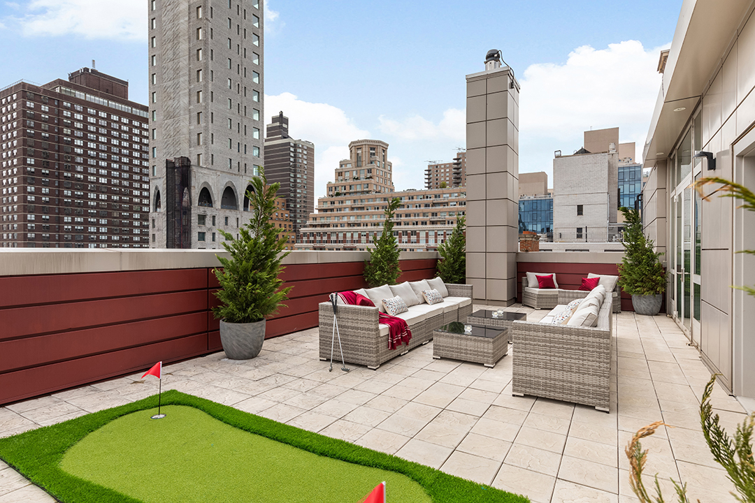 Top Gun Star Lists Top Notch Manhattan Penthouse With Interiors By Victoria Hagan Putting