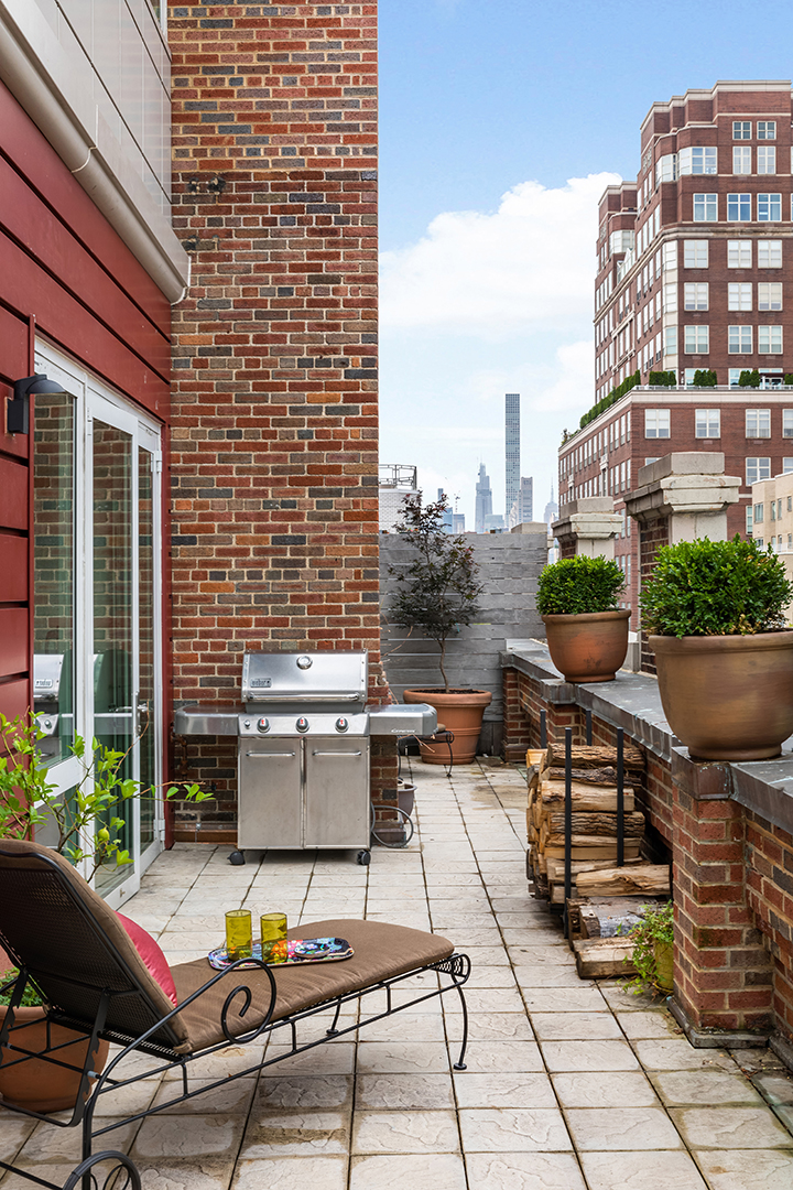 Top Gun Star Lists Top Notch Manhattan Penthouse With Interiors By Victoria Hagan Terrace B