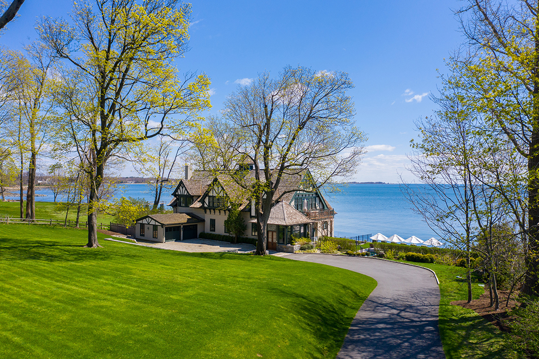 Actor Christopher Plummers Former Darien Tudor With A Private Beach Seeks 11m Exterior