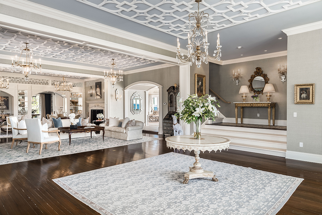 Actor Christopher Plummers Former Darien Tudor With A Private Beach Seeks 11m Foyer