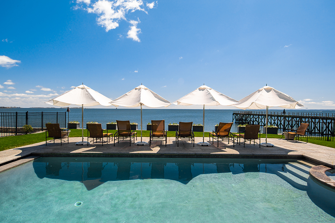 Actor Christopher Plummers Former Darien Tudor With A Private Beach Seeks 11m Pool