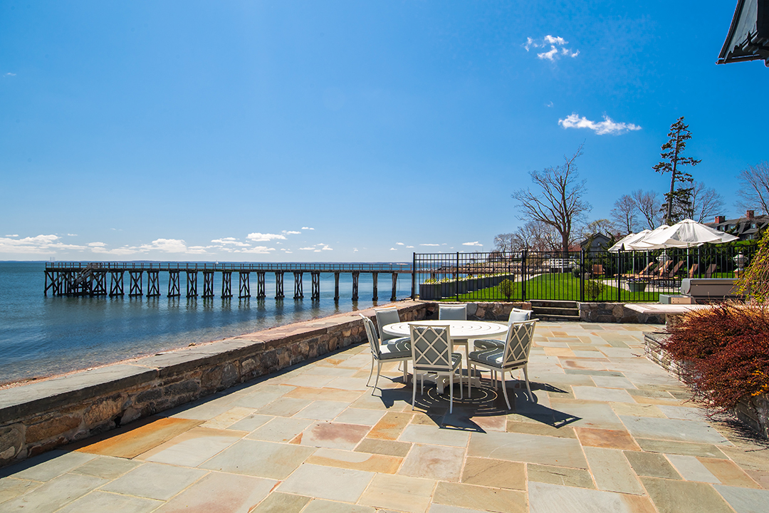 Actor Christopher Plummers Former Darien Tudor With A Private Beach Seeks 11m Terrace