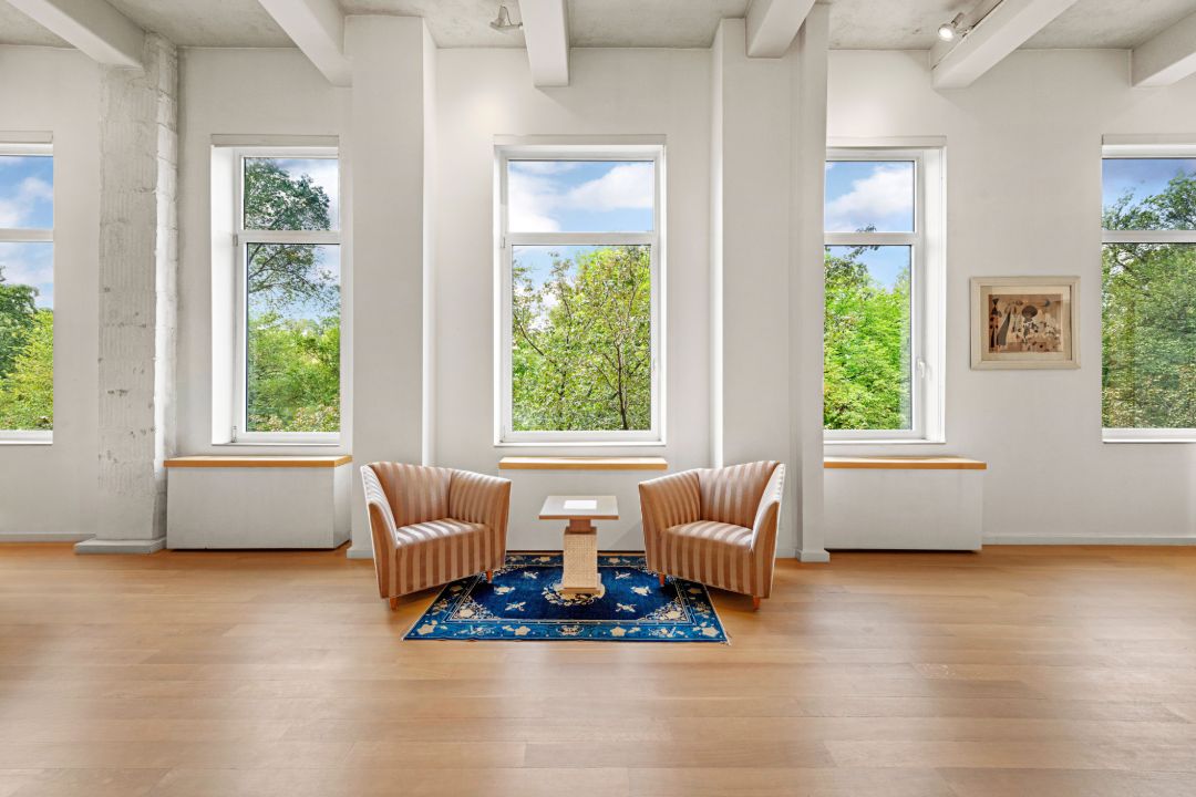 Annie Leibovitz Former Upper East Side Apartment Oversized Windows