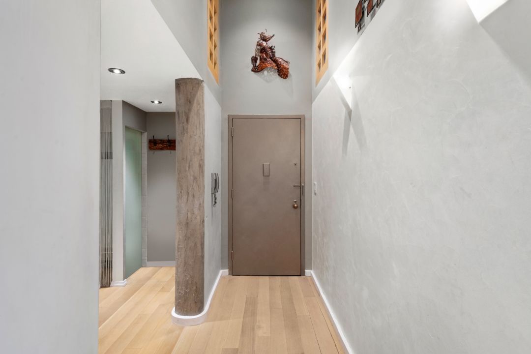 Annie Leibovitz Former Upper East Side Apartment Front Door