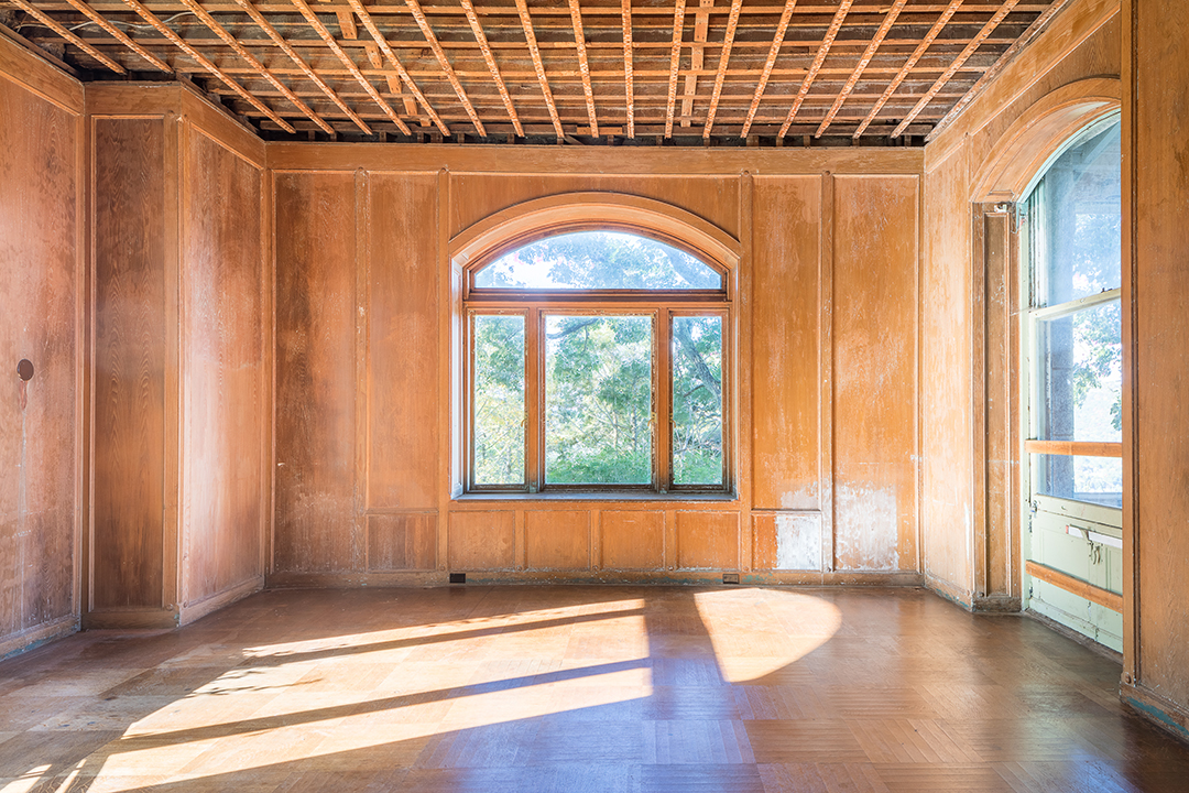 Hauntingly Beautiful Hudson Valley Castle With Halloween Vibes Asks 3 5m Lighting