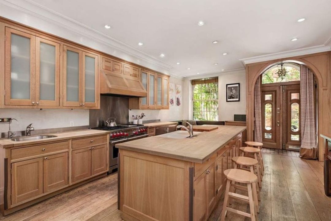 Kate Winslet Chelsea Rental Kitchen
