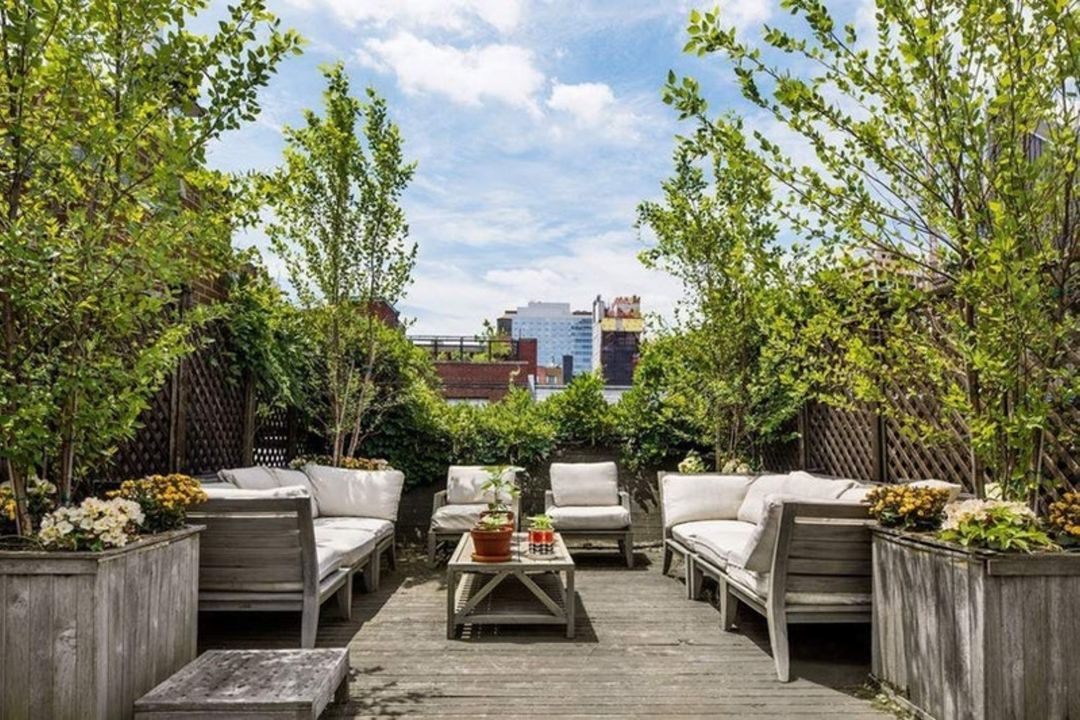 Kate Winslet Chelsea Rental Outdoor Seating