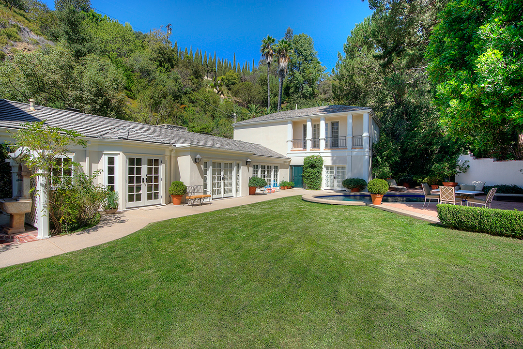 Katy Perry Lists Charming And Ultra Private Beverly Hills Home Lawn
