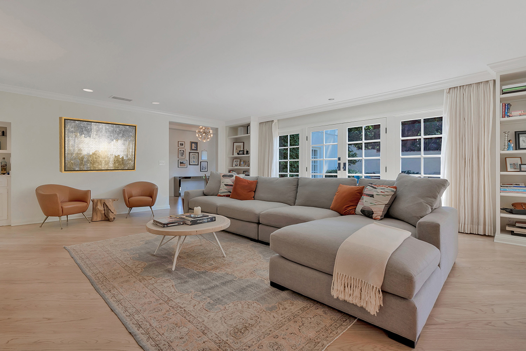 Katy Perry Lists Charming And Ultra Private Beverly Hills Home Living Room C